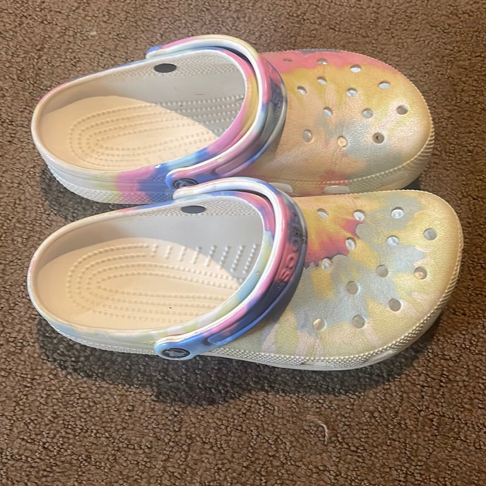 Crocs, slightly used, size 9 women’s, size 7 men’s
